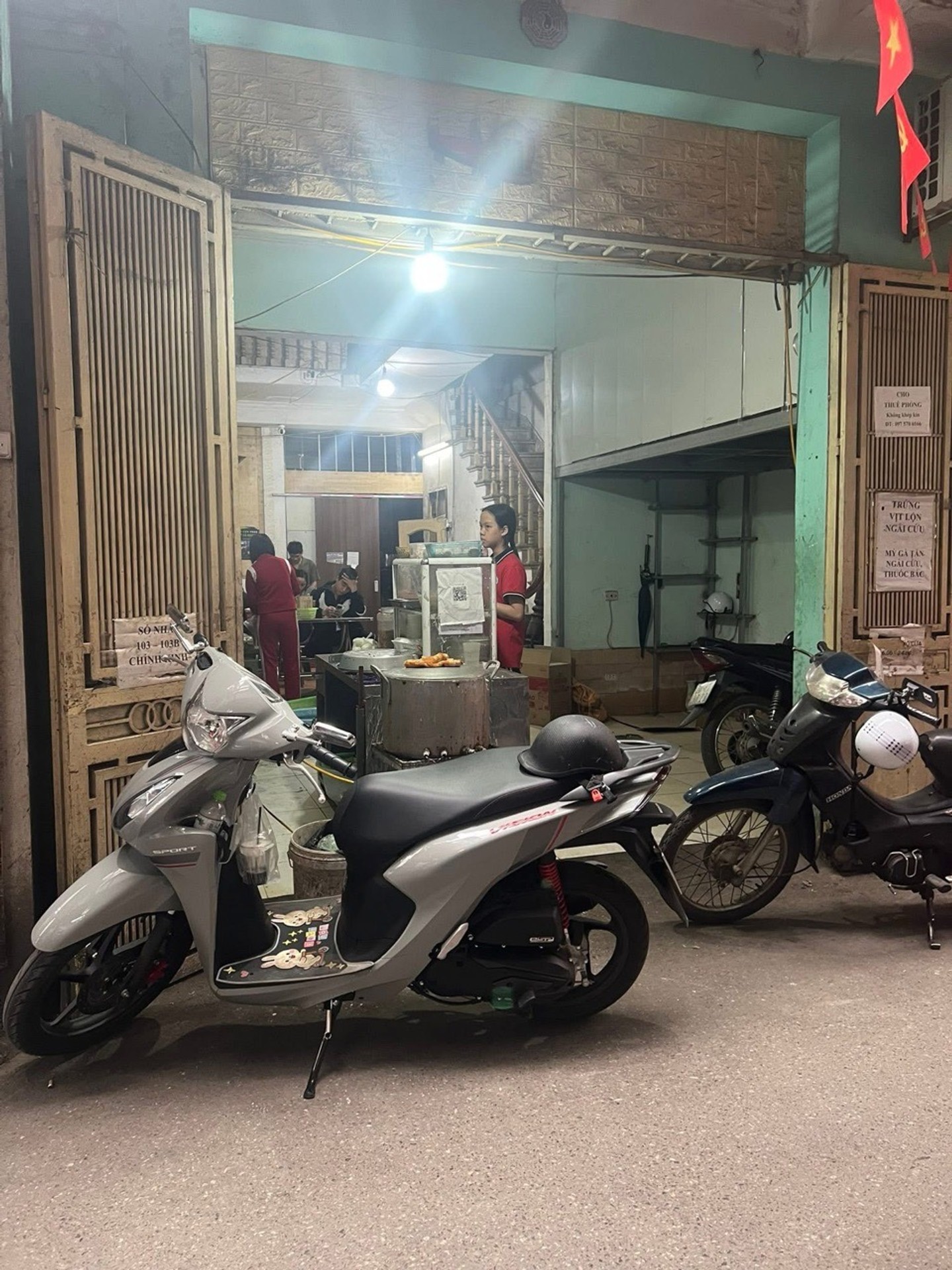 Bán nhà mặt phố Chính Kinh 81m2 | 4 tầng | 5,5m x 16m | Giá 26 tỷ – Q. Thanh Xuân – Liên hệ 0982.497.846 – Kinh doanh sầm uất, Nhà cũ, chủ nhà xác định bán đất Bán nhà mặt phố Chính Kinh 81m2 | 4 tầng | 5,5m x 16m | Giá 26 tỷ – Q. Thanh Xuân – Liên hệ 0982.497.846 – Kinh doanh sầm uất, Nhà cũ, chủ nhà xác định bán đất