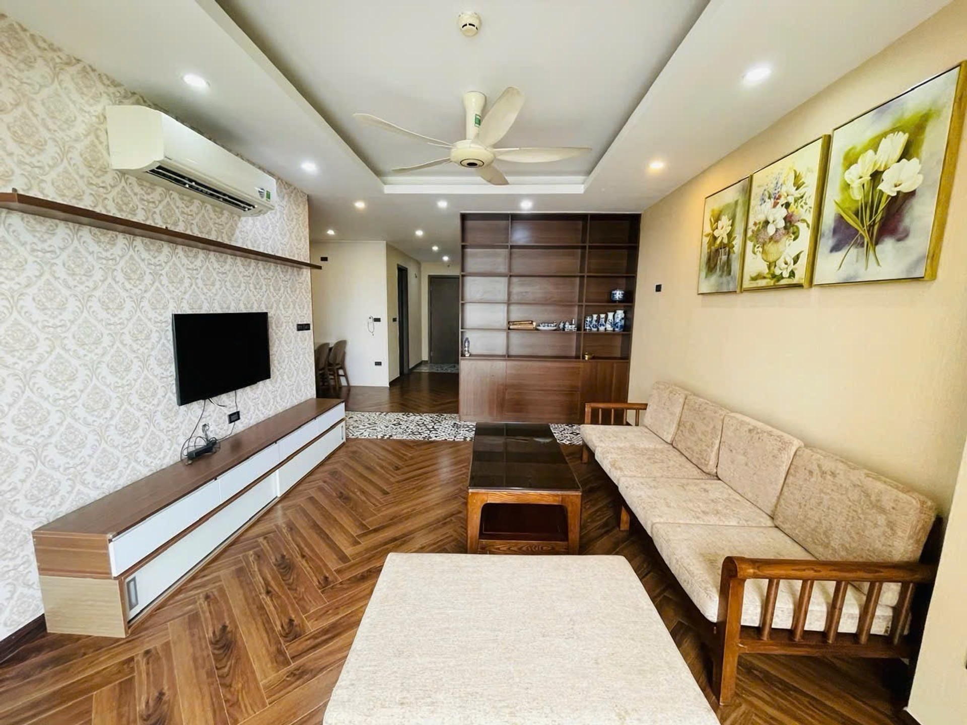 Alternative view of Bán chung cư Green Park Việt Hưng, Long Biên - 3PN | 2VS | 120m2 | Giá 9,7 tỷ - Tầng 7 | Tòa T3