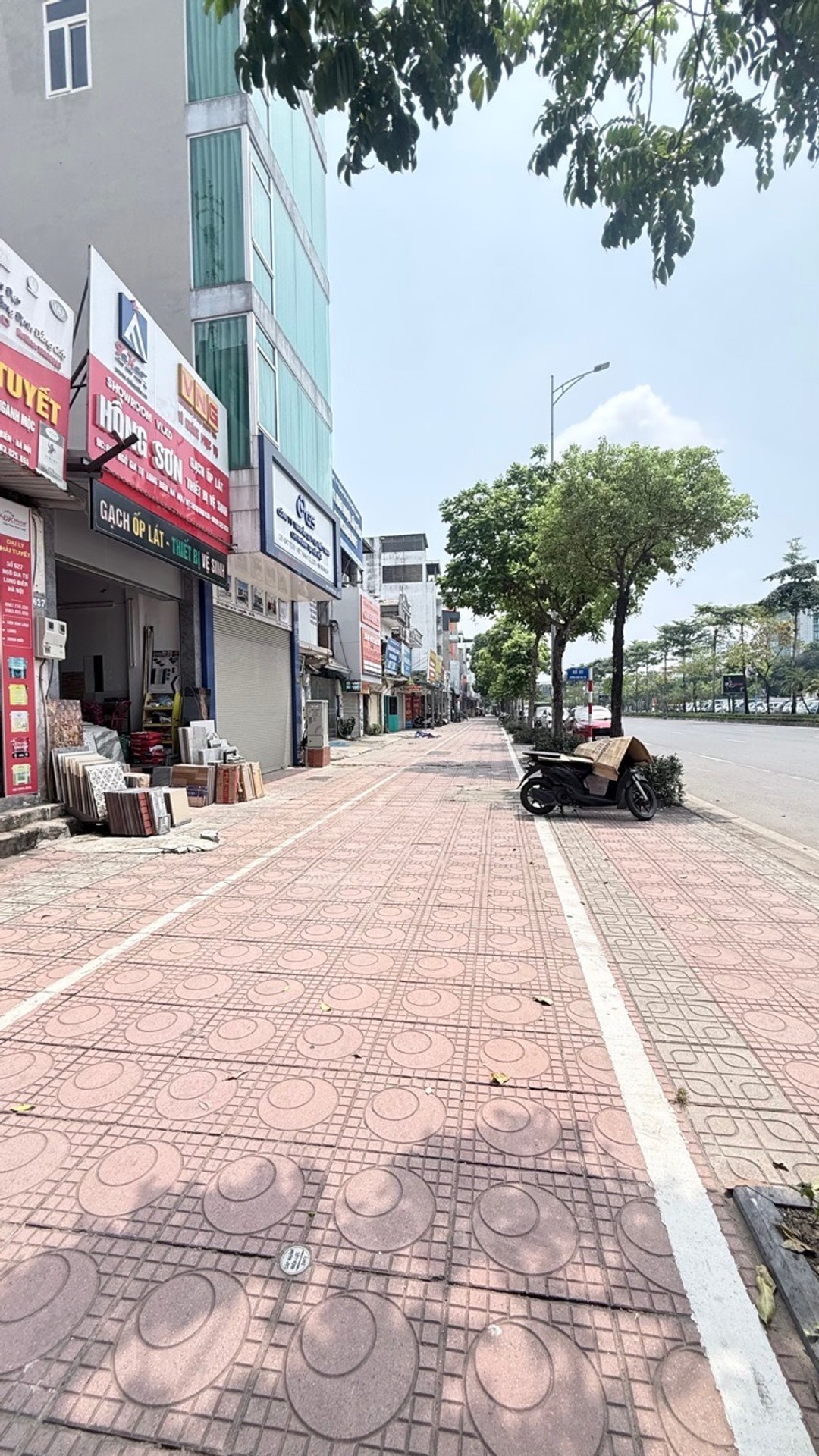 Alternative view of Bán nhà mặt phố Ngô Gia Tự, Q. Long Biên - 144m2 | 1 tầng | Mặt tiền 5,8m x 25m | Giá 49 tỷ