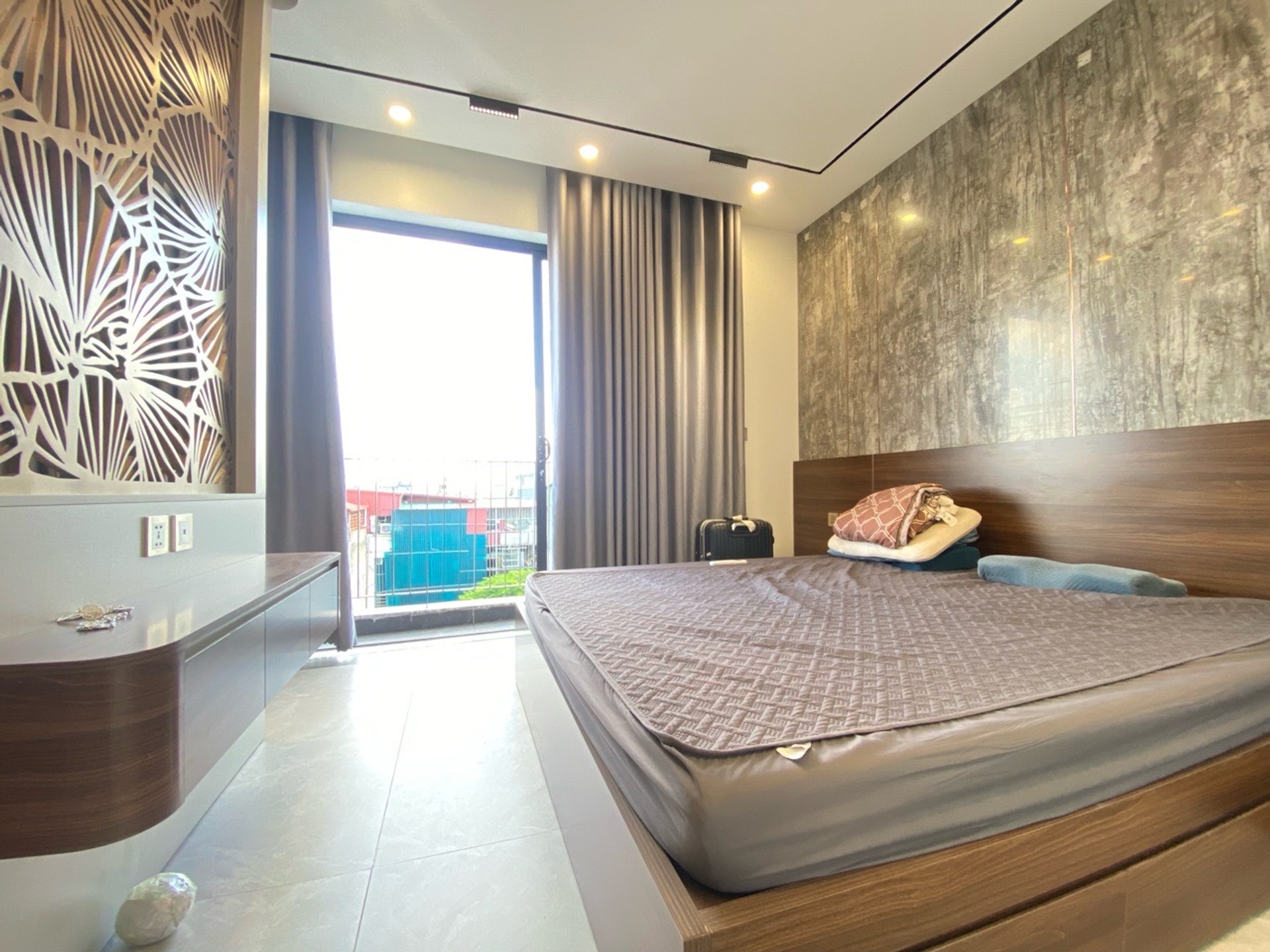 Bán nhà Chu Huy Mân, Q. Long Biên - 110m2 | 8 tầng | Mặt tiền 4,9m x 15m | Giá 22,9 tỷ – 【Nhà đẹp, Thang máy, Xây mới, Full nội thất, Ô tô tránh, Gần hồ, Kinh doanh, 2 thoáng trước sau】 - Ảnh 3