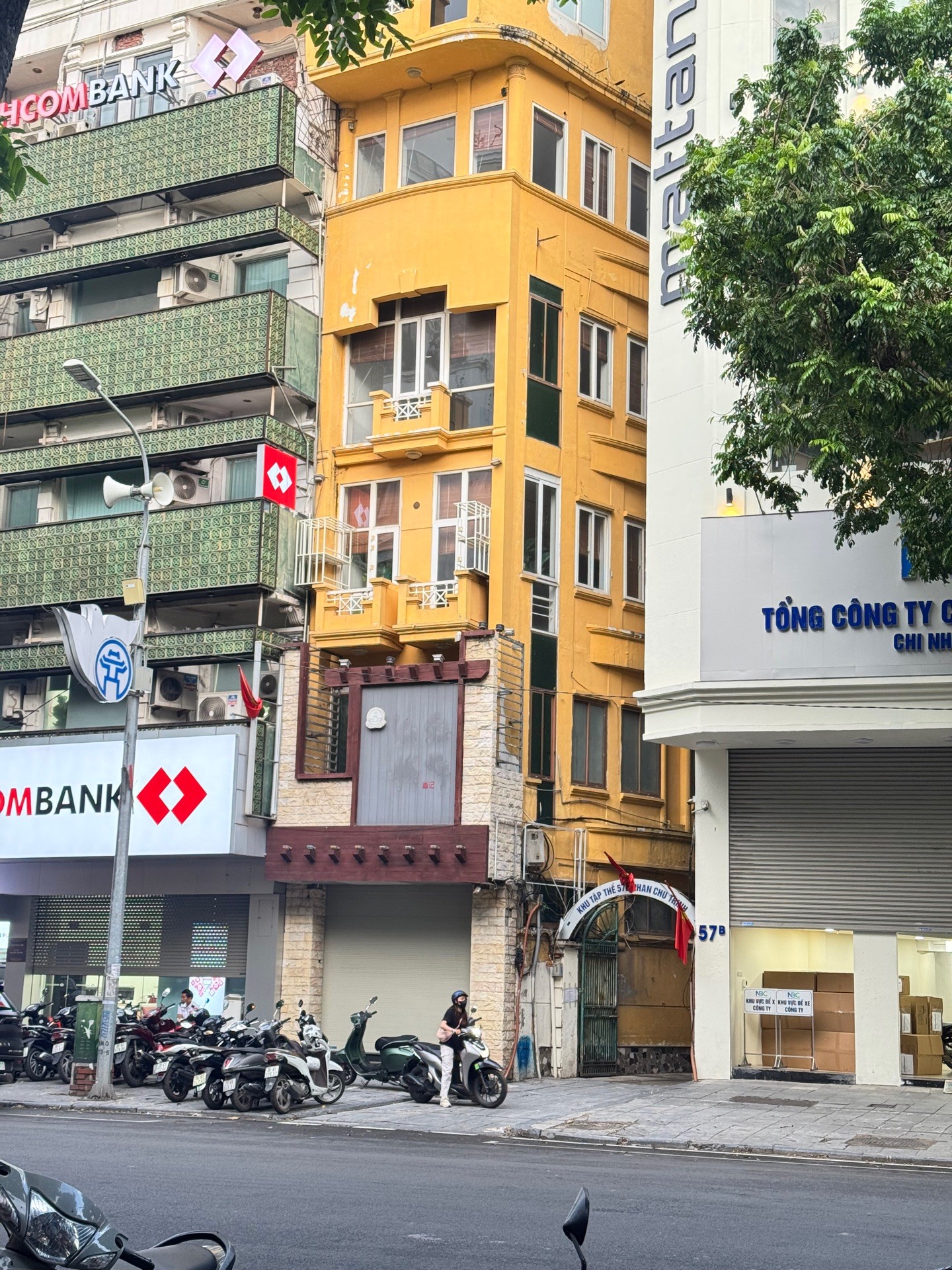 Bán nhà mặt phố Phan Chu Trinh – 169m2 | 6 tầng | 4,3m x 20m | Giá 156,8 tỷ – Q. Long Biên – Liên hệ 0982.497.846 – Kinh doanh đỉnh cao, Phố VIP, Lô góc, Thang máy, Ôtô 2 chiều, Cho thuê dòng tiền Bán nhà mặt phố Phan Chu Trinh – 169m2 | 6 tầng | 4,3m x 20m | Giá 156,8 tỷ – Q. Long Biên – Liên hệ 0982.497.846 – Kinh doanh đỉnh cao, Phố VIP, Lô góc, Thang máy, Ôtô 2 chiều, Cho thuê dòng tiền