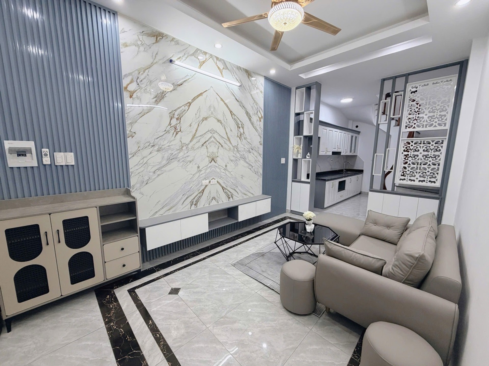 Bán nhà Việt Hưng, Long Biên – 30m2 | 5 tầng | 3,1m x 9,9m | Giá 7,95 tỷ – Full nội thất, 3 phòng ngủ, Ngõ nông, Gần ôtô, Gần phố, Sổ đỏ riêng vuông đẹp Bán nhà Việt Hưng, Long Biên – 30m2 | 5 tầng | 3,1m x 9,9m | Giá 7,95 tỷ – Full nội thất, 3 phòng ngủ, Ngõ nông, Gần ôtô, Gần phố, Sổ đỏ riêng vuông đẹp