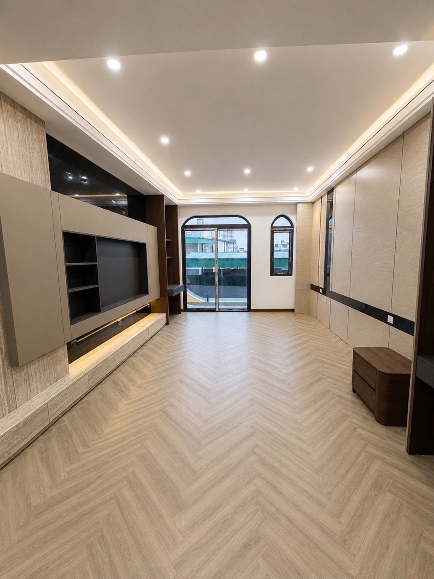 Bán nhà Nguyễn Văn Cừ - 87m2 | 6 tầng | 4,1m x 22m | Giá 20,8 tỷ - Q. Long Biên - Liên hệ 0982.497.846 - Nhà đẹp, Mê ngay từ cái nhìn đầu tiên, Thang máy, Full nội thất cao cấp, 6 phòng ngủ Master sang trọng, Nhà thoáng trước sau - Ảnh 3