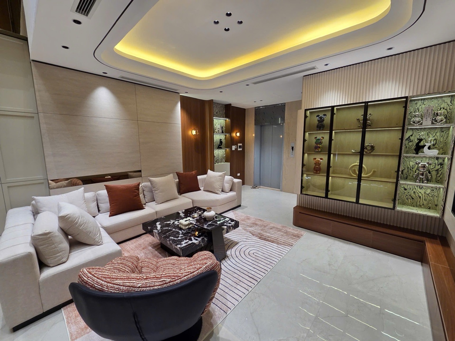 Bán nhà Ngọc Thụy, Q. Long Biên - 50m2 | 6 tầng | Mặt tiền 5m x 10m | Giá 16,8 tỷ – 【Nhà đẹp, Thang máy, Xây mới, Full nội thất, Lô góc, Ô tô, View hồ】 - Ảnh 3