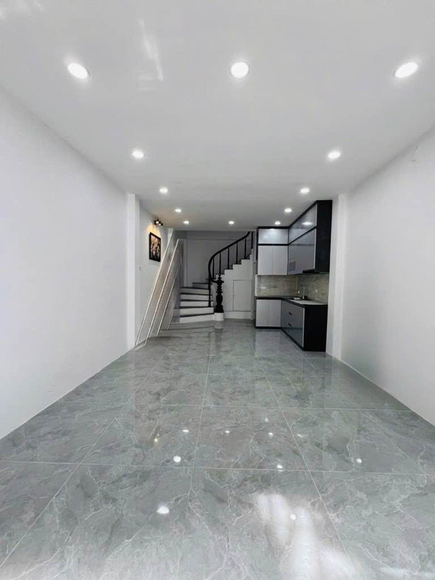 Bán nhà Trường Lâm, Q. Long Biên - 34m2 | 5 tầng | Diện tích 4m x 8,6m | Giá 10,39 tỷ– 【Nhà đẹp, Xây mới, Full nội thất, 2 nhà ra phố, Gara ôtô, 2 thoáng】 - Ảnh 10