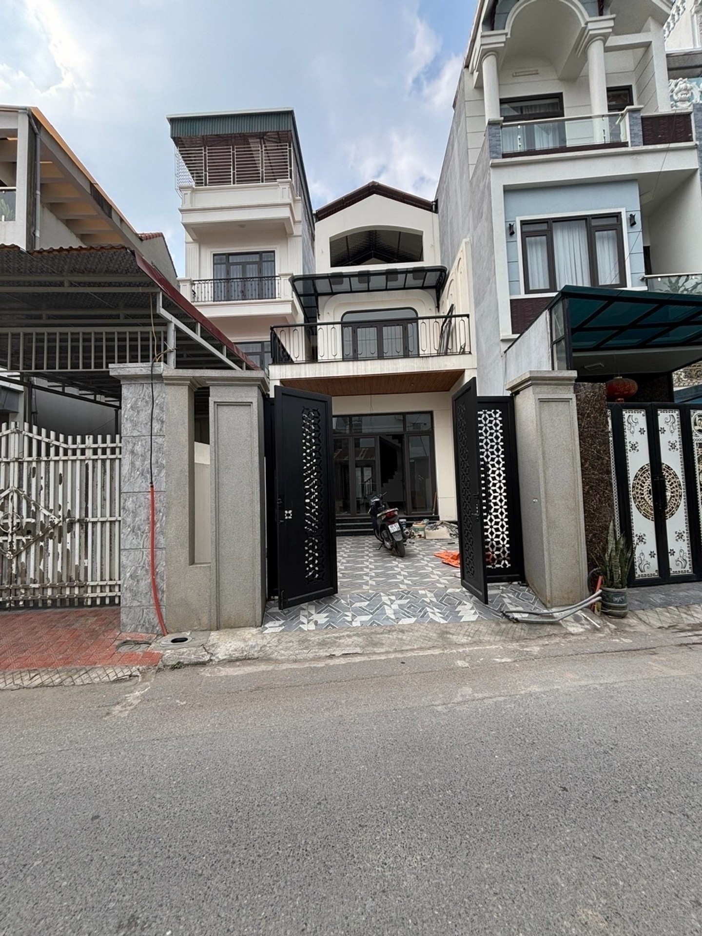 Alternative view of Bán nhà Bát Khối, Long Biên - 129m2 | 3 tầng | Mặt tiền 5m x 26m | Giá 23 tỷ