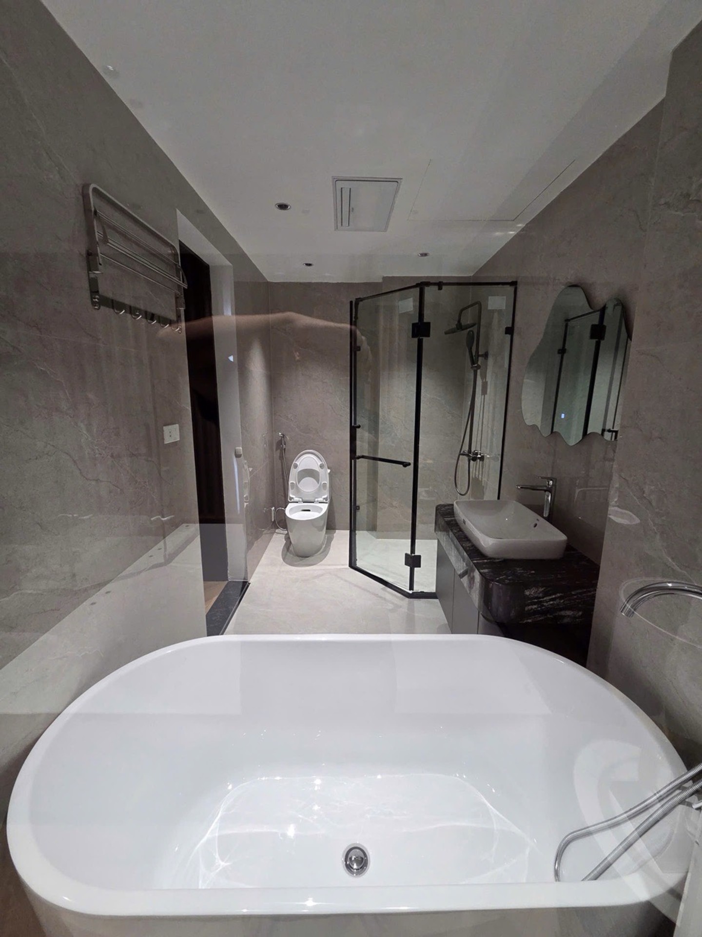 Bán nhà Ngọc Thụy, Q. Long Biên - 50m2 | 6 tầng | Mặt tiền 5m x 10m | Giá 16,8 tỷ – 【Nhà đẹp, Thang máy, Xây mới, Full nội thất, Lô góc, Ô tô, View hồ】 - Ảnh 9