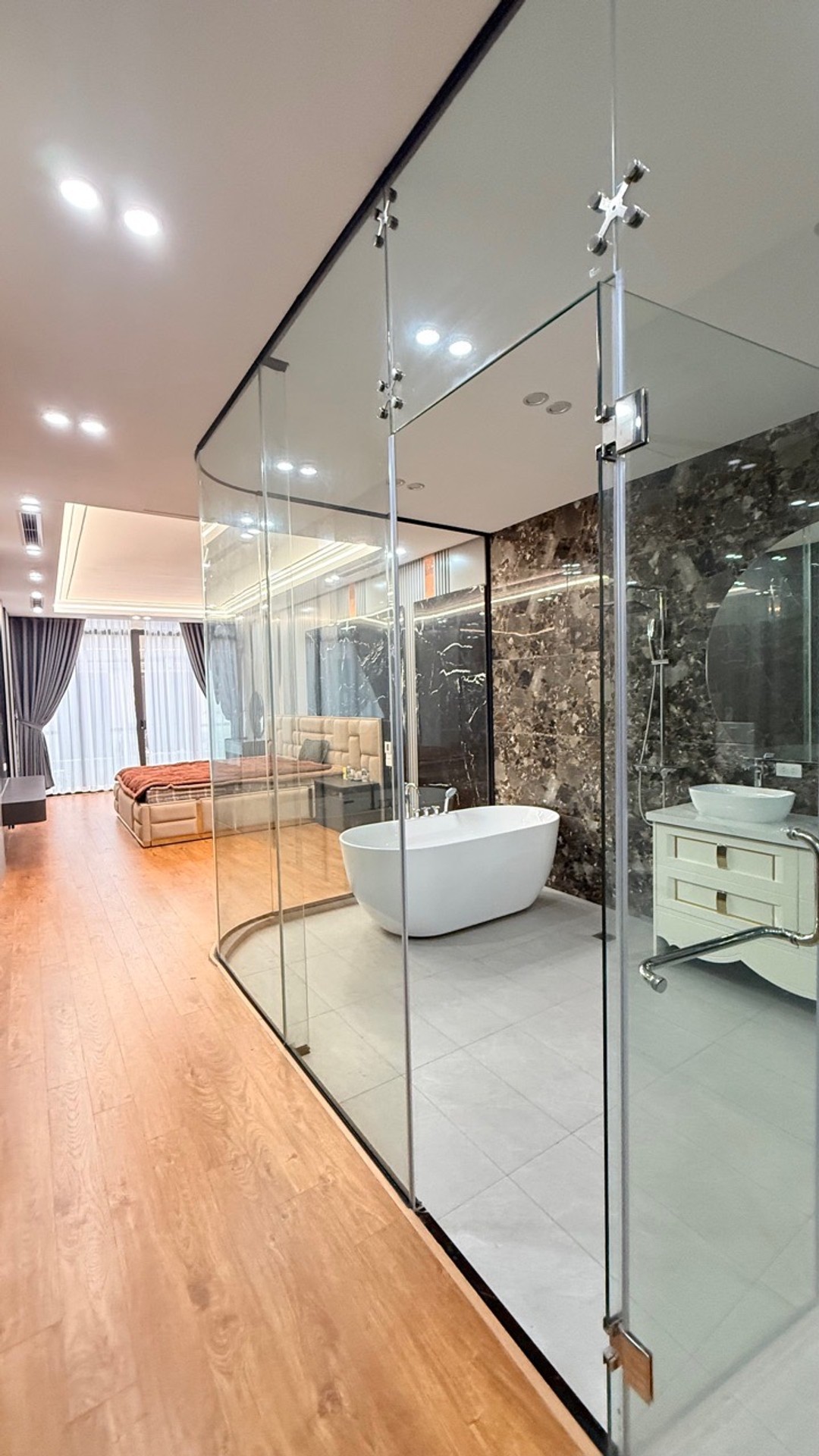 Bán nhà Nguyễn Văn Cừ - 80m2 | 7 tầng | 4,2m x 19m | Giá 27,8 tỷ - Q. Long Biên - Liên hệ 0982.497.846 - Nhà đẹp, Full nội thất cao cấp, Gara ôtô 7 chỗ, Cách mặt phố 50m - Ảnh 6