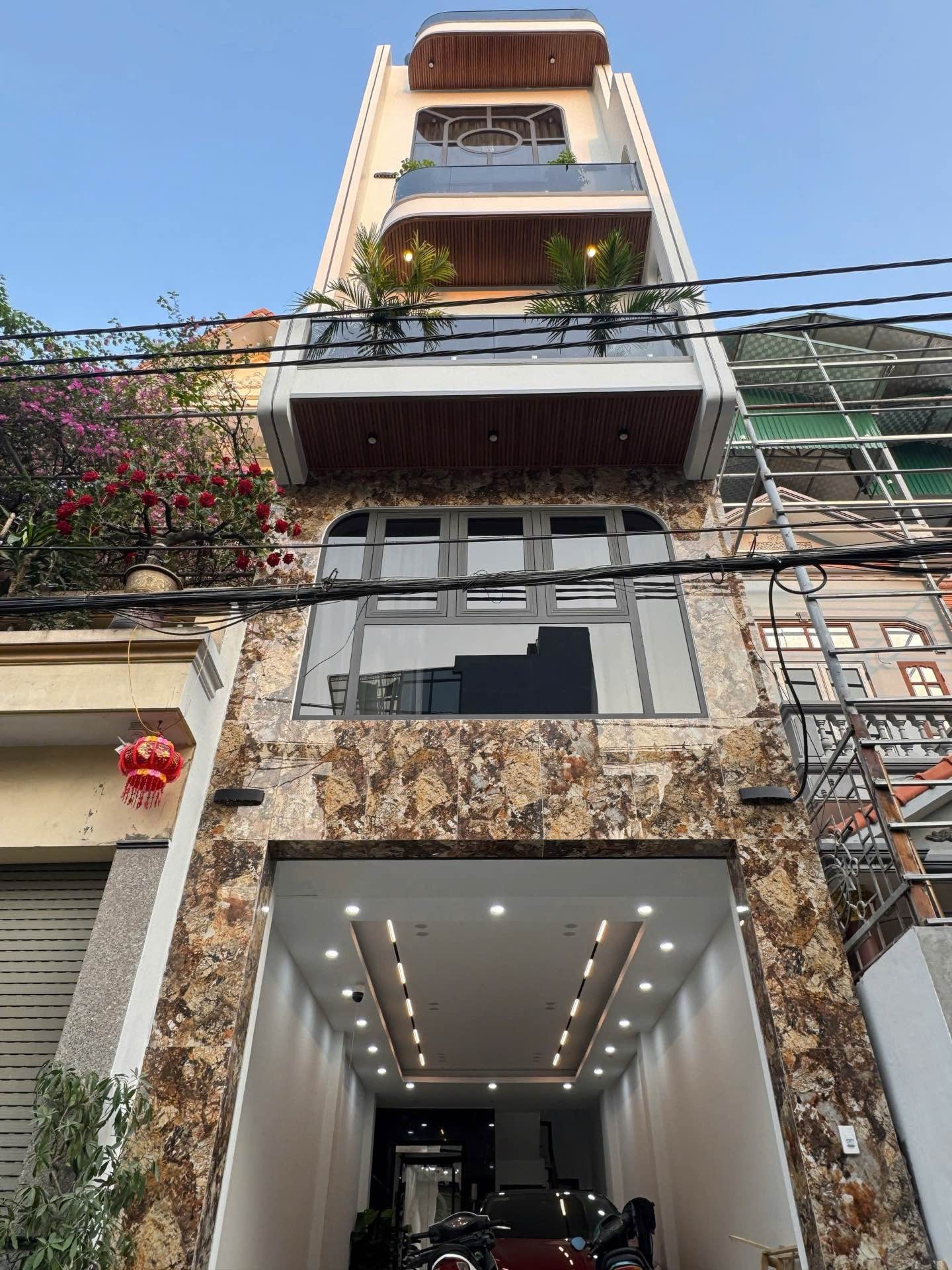 Bán nhà Phố Trạm 23,6 tỷ – 54m2 – 4m x 13,5m – 7 tầng