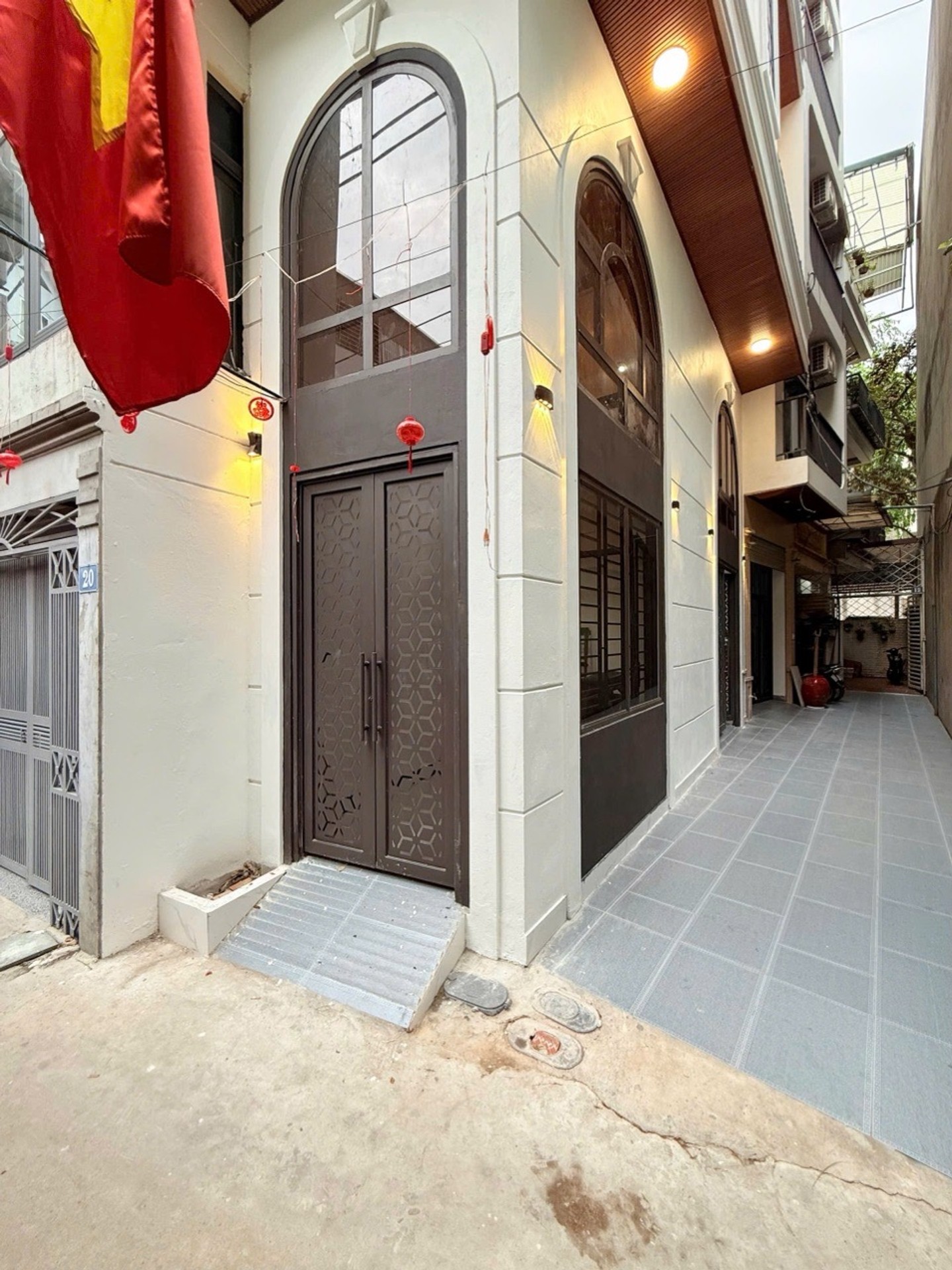 Alternative view of Bán nhà Ái Mộ, Long Biên - 72m2 | 8 tầng | Mặt tiền 7m x 12,7m | Giá 22,5 tỷ