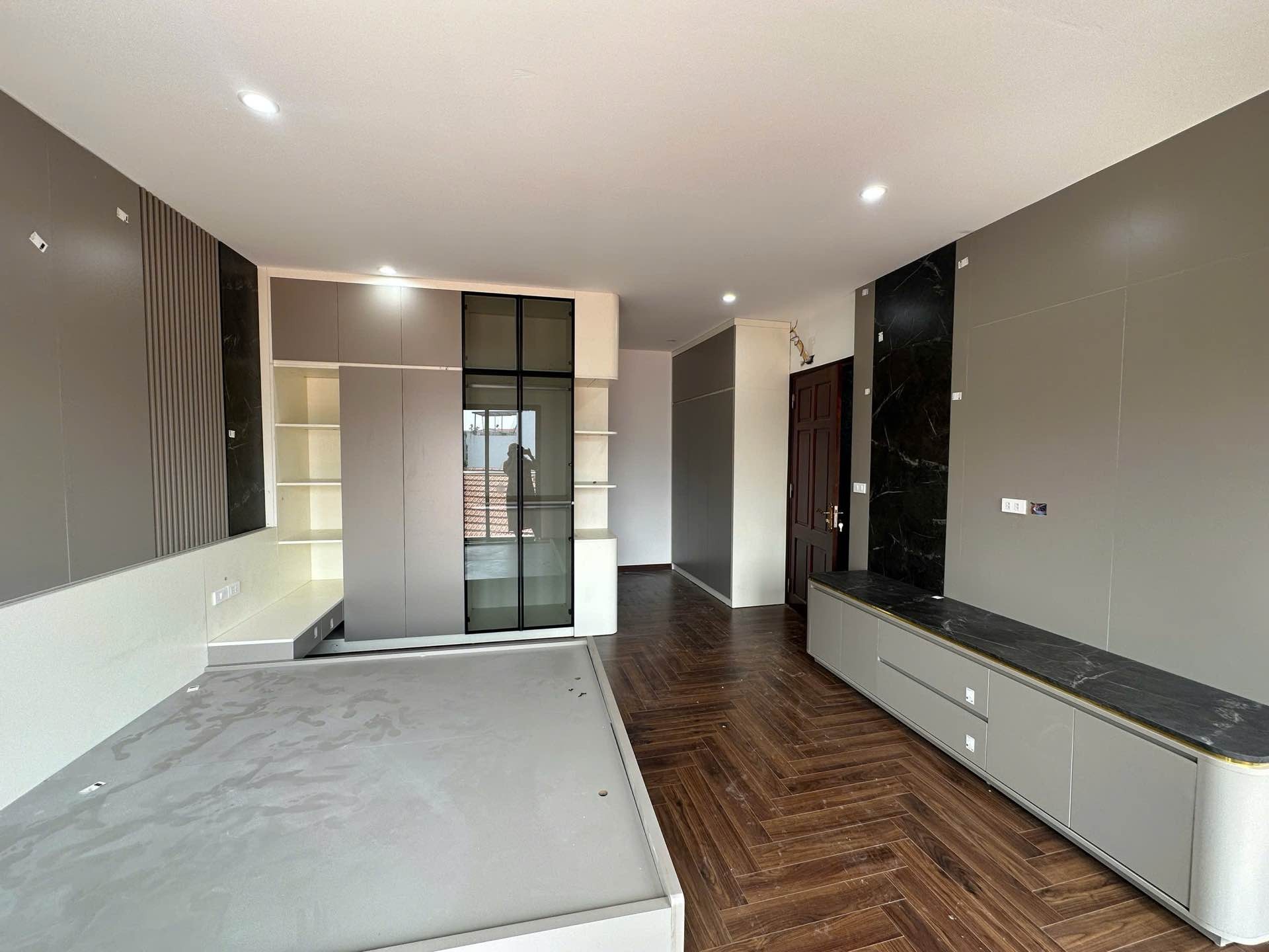 Bán nhà Trường Lâm, Q. Long Biên - 50m2 | 7 tầng | Mặt tiền 7,5m x 7,6m | Giá 14 tỷ - 【Nhà đẹp, Thang máy, Xây mới, Full nội thất】 - Ảnh 9