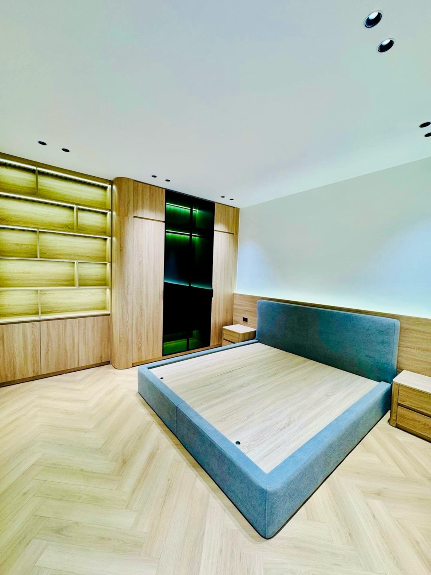 Alternative view of Bán nhà Nguyễn Sơn, Long Biên - 75m2 | 8 tầng | Mặt tiền 5,2m x 14m | Giá 34,8 tỷ