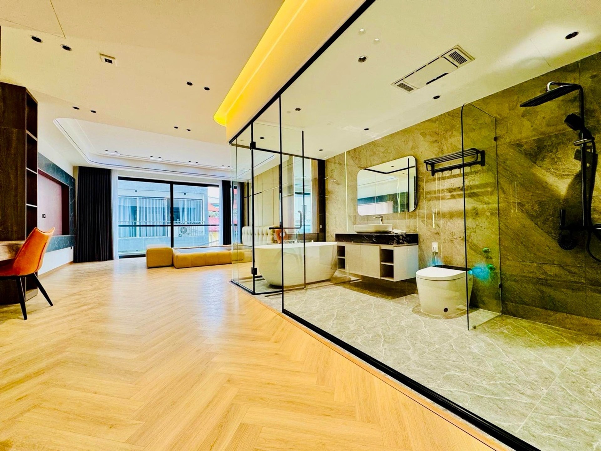 Bán nhà Nguyễn Sơn, Long Biên – 75m2 | 8 tầng | Mặt tiền 5,2m x 14m | Giá 34,8 tỷ