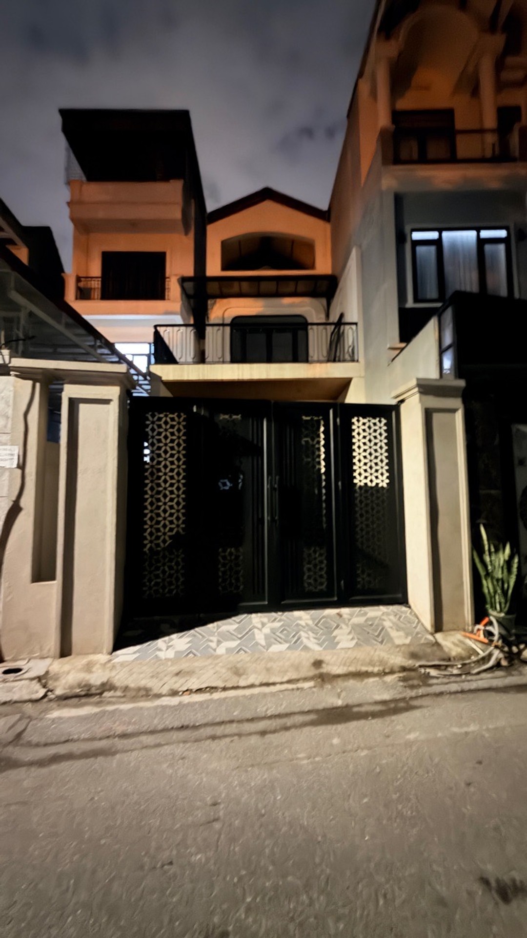 Bán nhà Bát Khối, Long Biên – 129m2 | 3 tầng | Mặt tiền 5m x 26m | Giá 23 tỷ