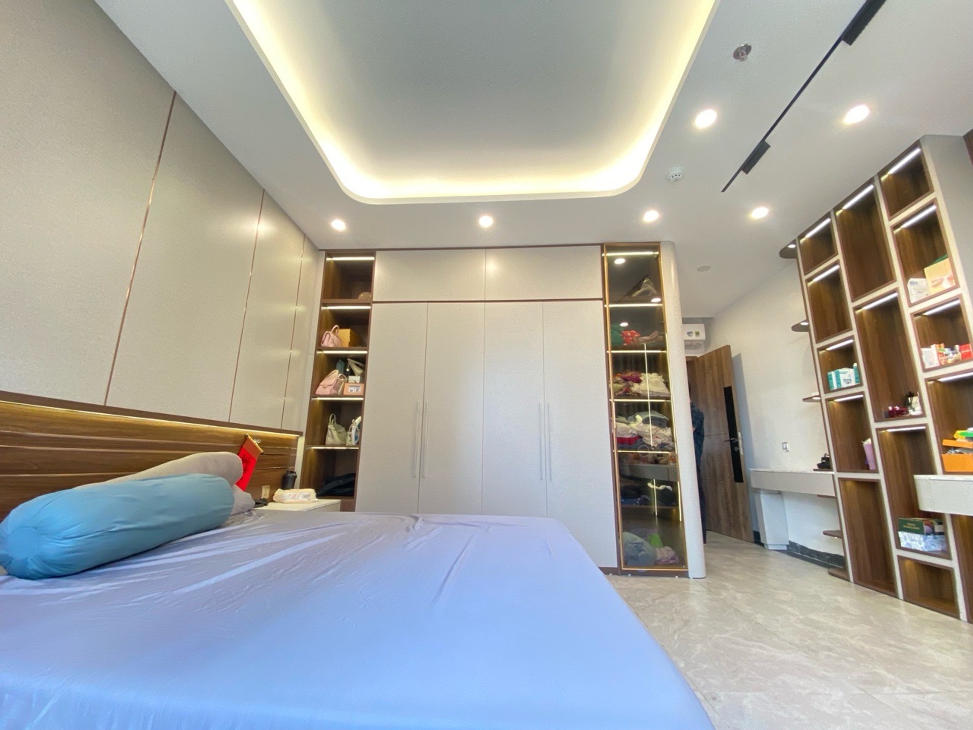 Bán nhà Chu Huy Mân, Q. Long Biên - 110m2 | 8 tầng | Mặt tiền 4,9m x 15m | Giá 22,9 tỷ – 【Nhà đẹp, Thang máy, Xây mới, Full nội thất, Ô tô tránh, Gần hồ, Kinh doanh, 2 thoáng trước sau】 - Ảnh 11