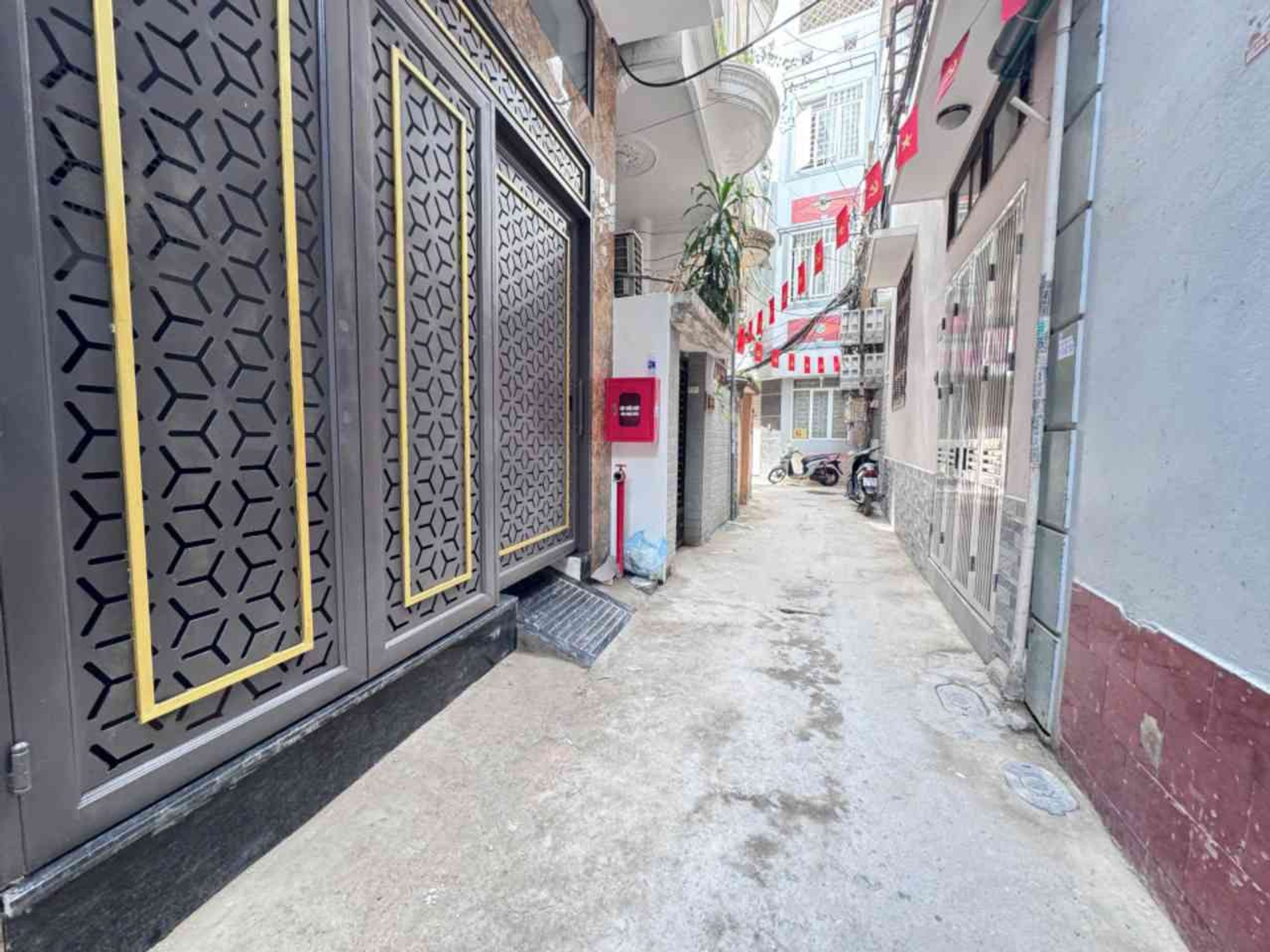 Bán nhà La Thành – 49m2 | 8 tầng | 4m x 12,5m2 | Giá 16,9 tỷ – Q. Ba Đình – Liên hệ 0982.497.846 – Nhà cho thuê, dòng tiền 13 phòng khép kín, Doanh thu 70 triệu/1 tháng Bán nhà La Thành – 49m2 | 8 tầng | 4m x 12,5m2 | Giá 16,9 tỷ – Q. Ba Đình – Liên hệ 0982.497.846 – Nhà cho thuê, dòng tiền 13 phòng khép kín, Doanh thu 70 triệu/1 tháng