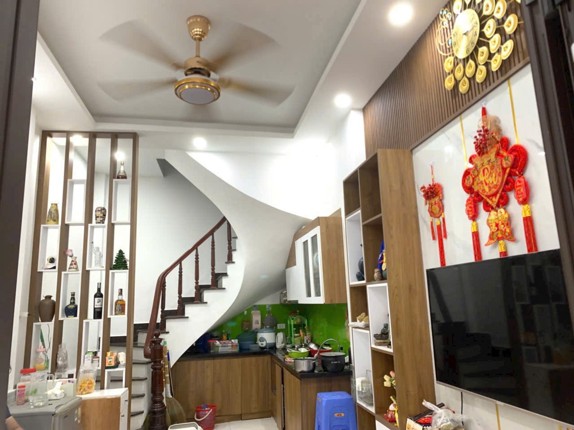 Bán nhà Ô Cách, Q. Long Biên – 28m2 | 5 tầng | Mặt tiền 3,5m x 6,6m | Giá 5,6 tỷ